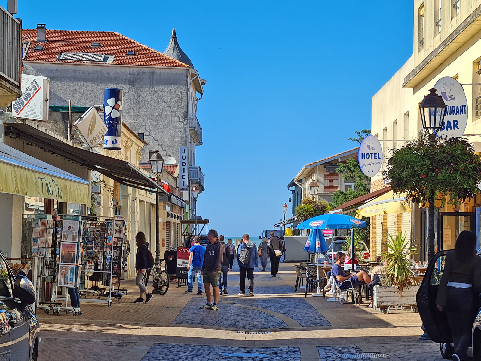 soulac sur mer rue commercante